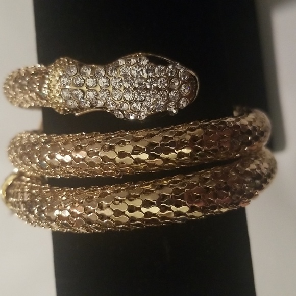 Women's Amrita Singh Bracelet; Goldtone Rhinestones and Simulated Onyx Stones - Picture 5 of 9